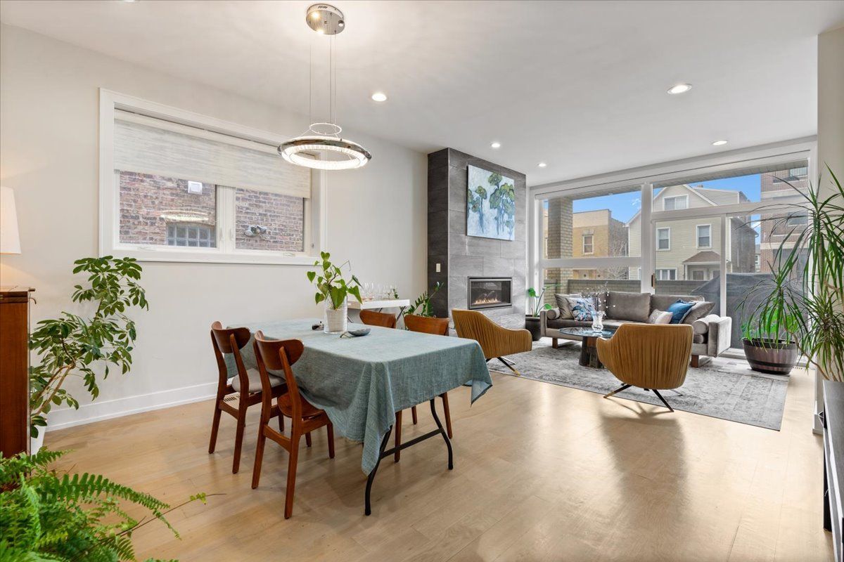 3033 N Clybourn Avenue #1, Chicago, IL 60618