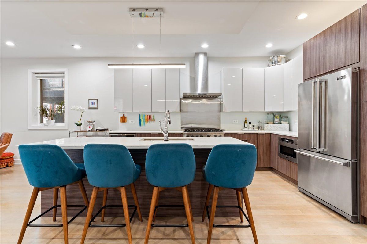 3033 N Clybourn Avenue #1, Chicago, IL 60618