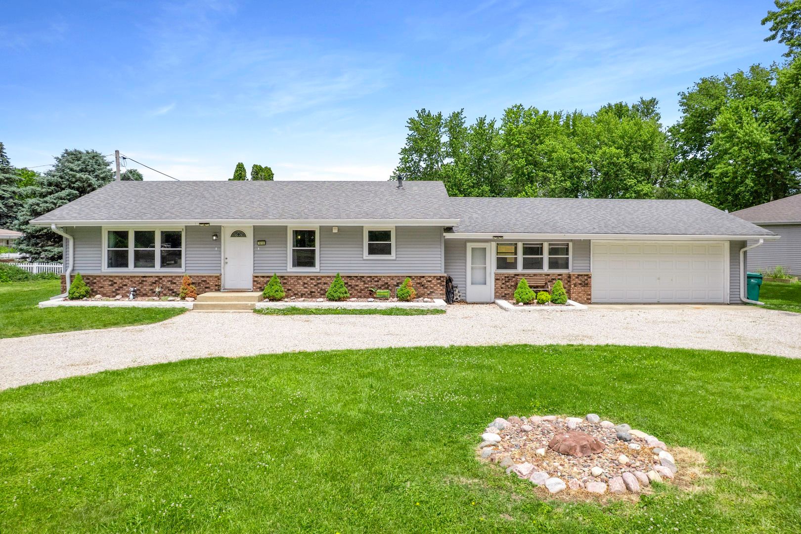 1010 Suzy Street — Lake Holiday, IL 60548