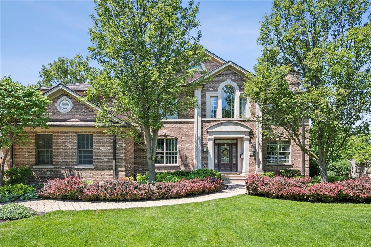 1620 Canterbury Lane — Glenview, IL 60025