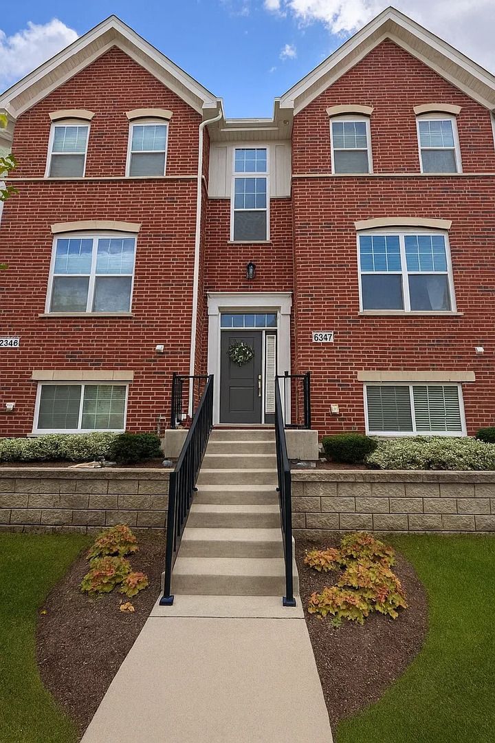 6347 Capulina Avenue — Morton Grove, IL 60053