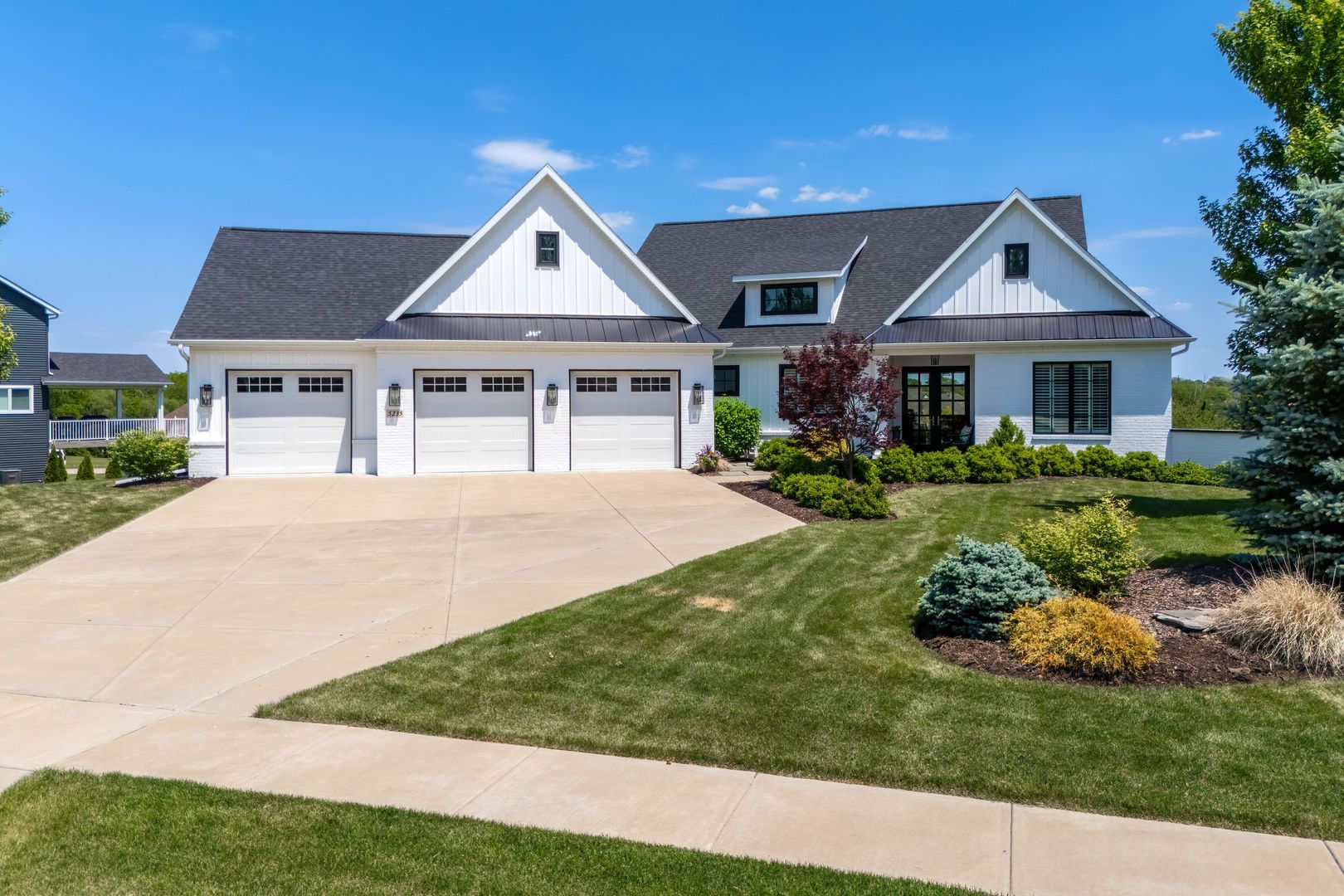 5235 Pigeon Creek Trail — Bettendorf, IA 52722