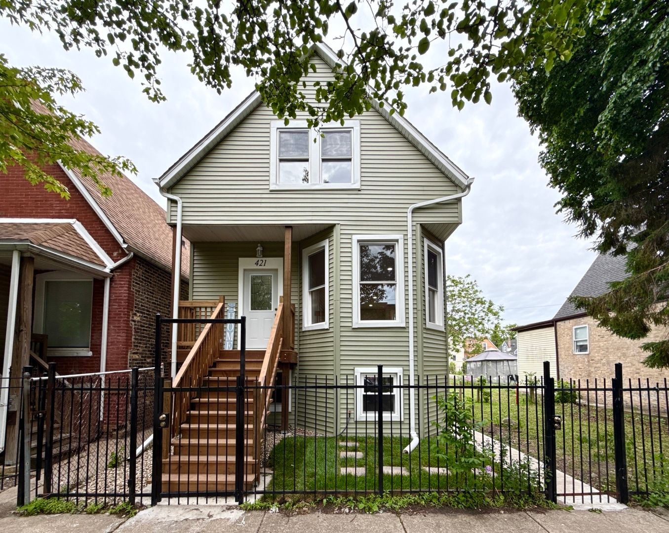 421 N Leclaire Avenue — Chicago, IL 60644