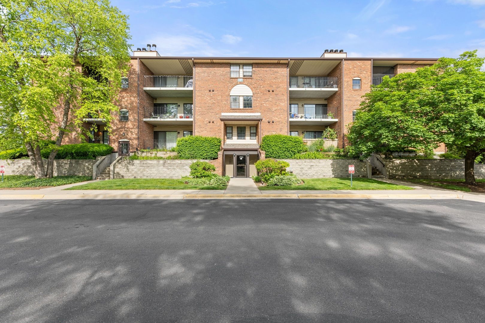 720 Weidner Road #307 — Buffalo Grove, IL 60089