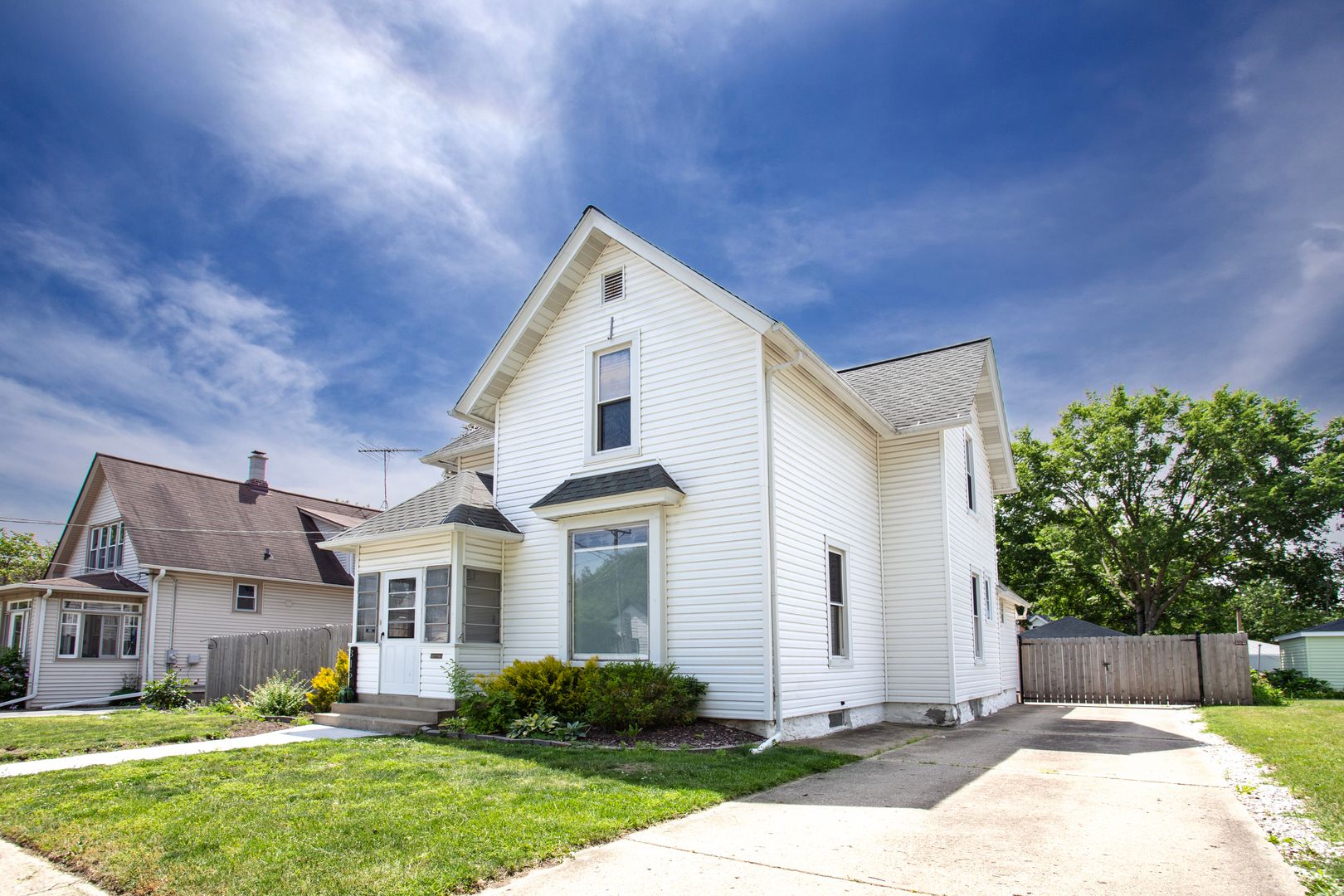 315 E 1st Street — East Dundee, IL 60118
