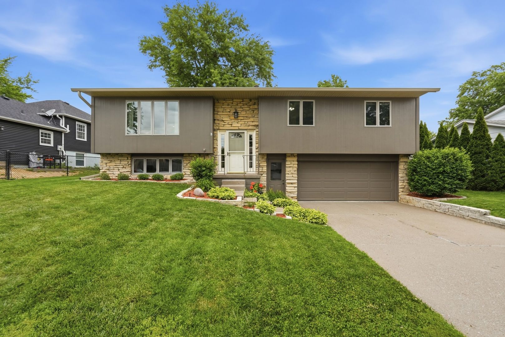 836 W 57th Street — Davenport, IA 52806