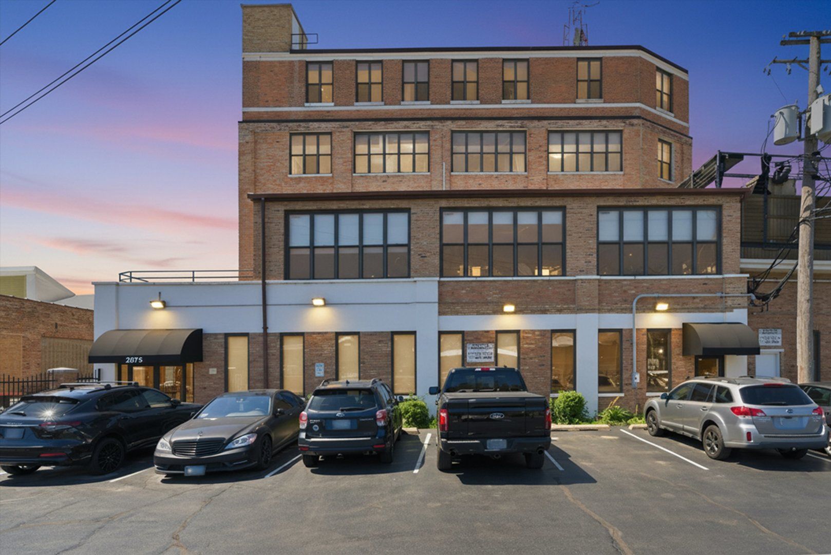 2675 W Grand Avenue #303 — Chicago, IL 60612