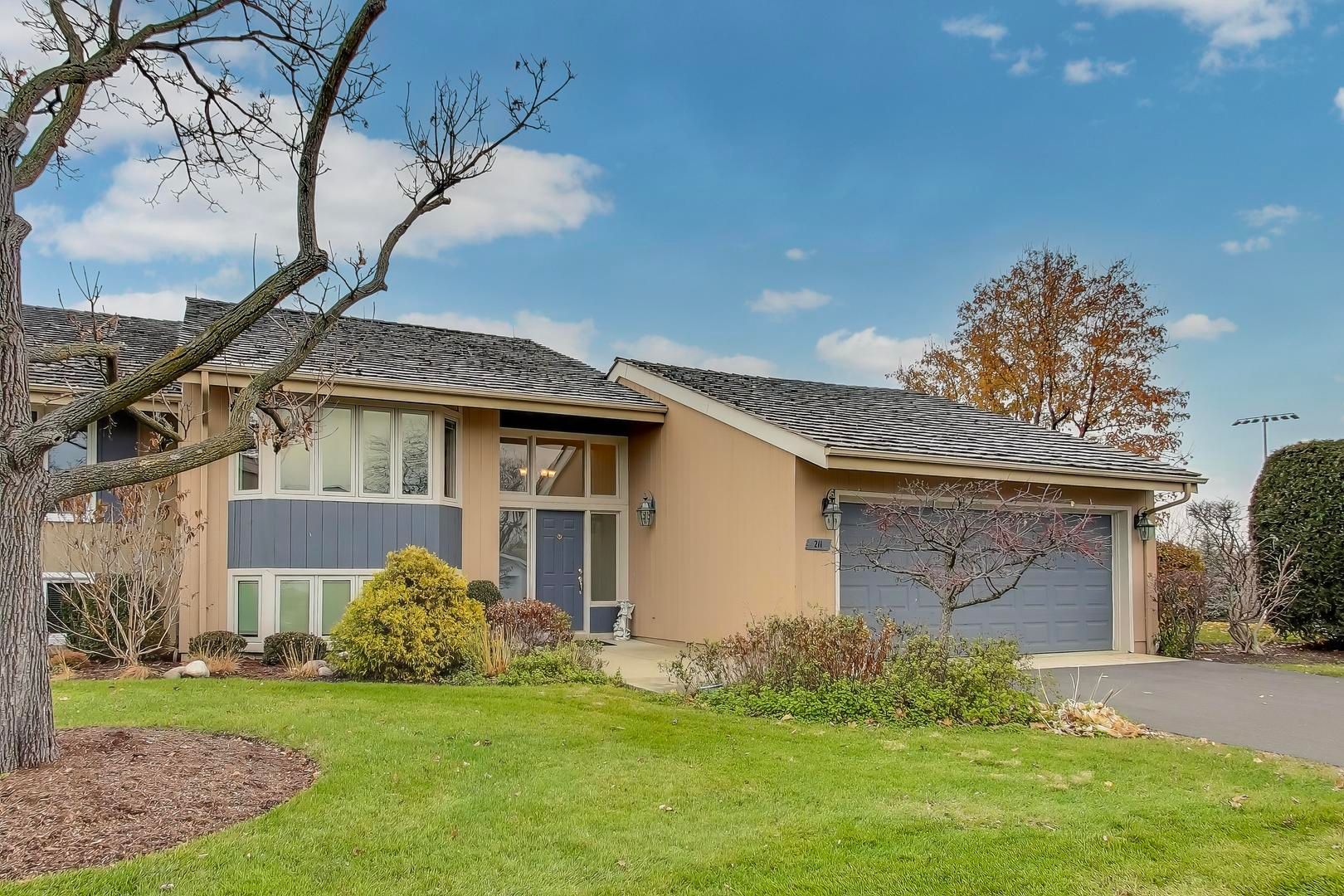 211 Briarwood Pass — Oak Brook, IL 60523