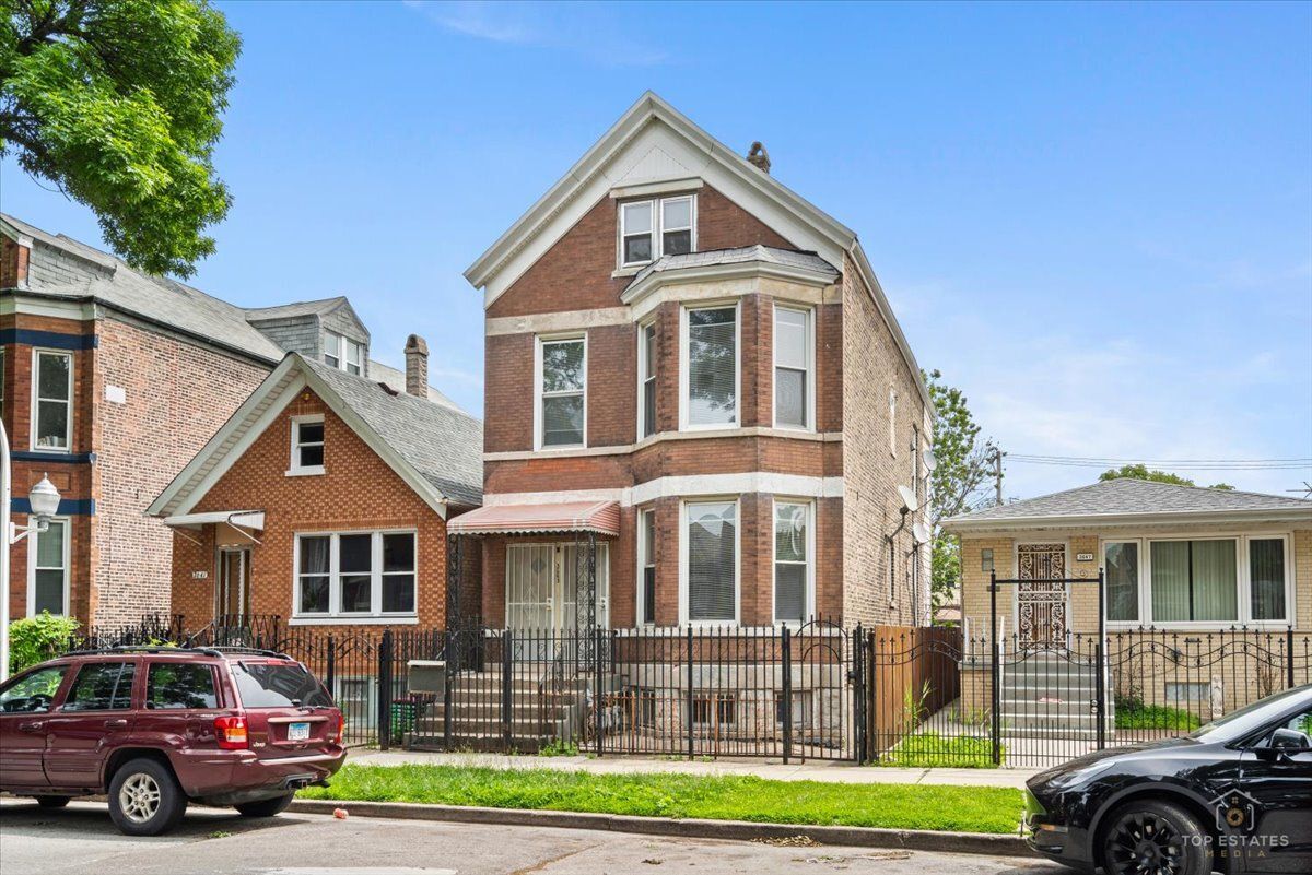 3645 S Wood Street — Chicago, IL 60609