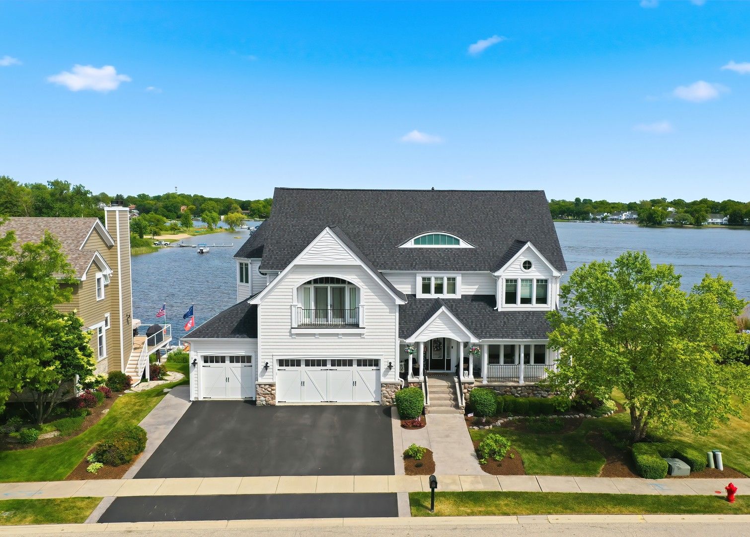 820 Peninsula Drive — Wauconda, IL 60084