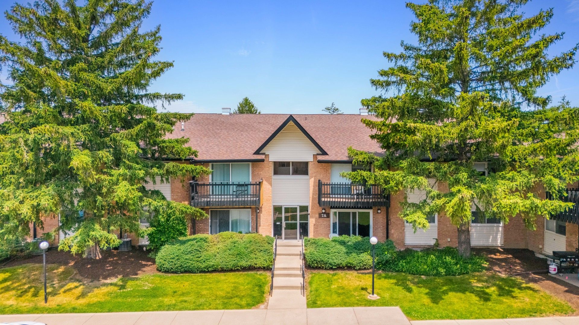 7A Kingery Quarter Avenue #201 — Willowbrook, IL 60527