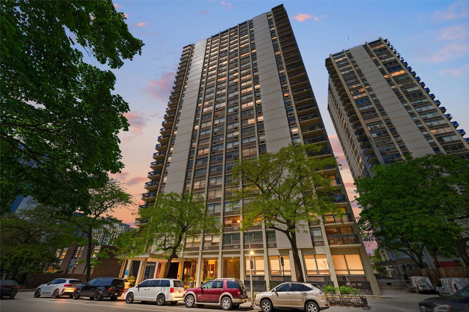 1355 N Sandburg Terrace #1601D — Chicago, IL 60610