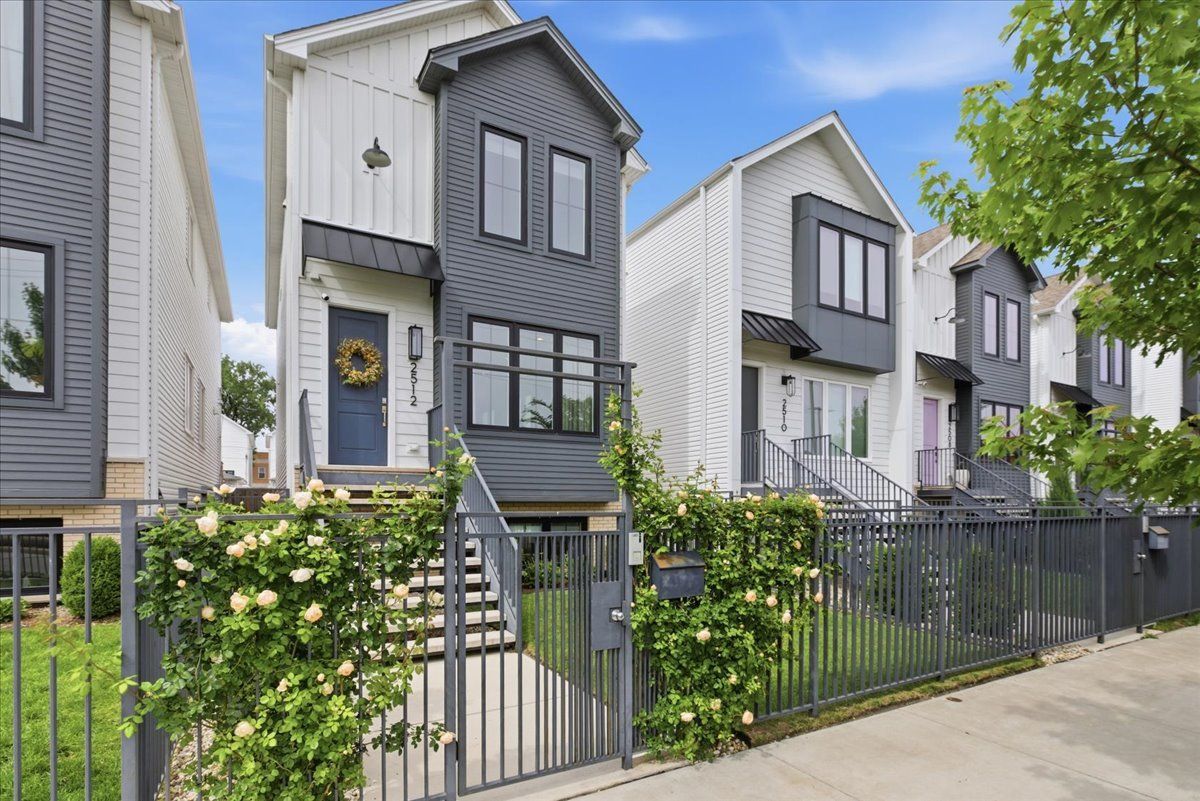 2512 W Polk Street — Chicago, IL 60612