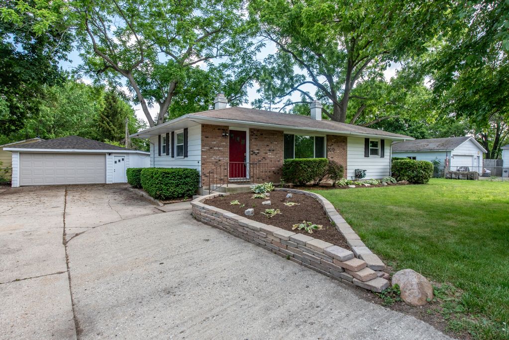 2109 7th Street — Winthrop Harbor, IL 60096