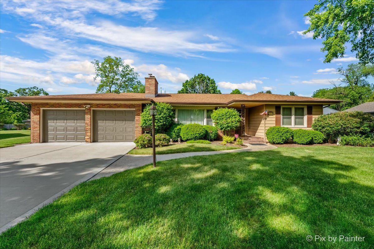 340 Hilkert Court — Crystal Lake, IL 60014
