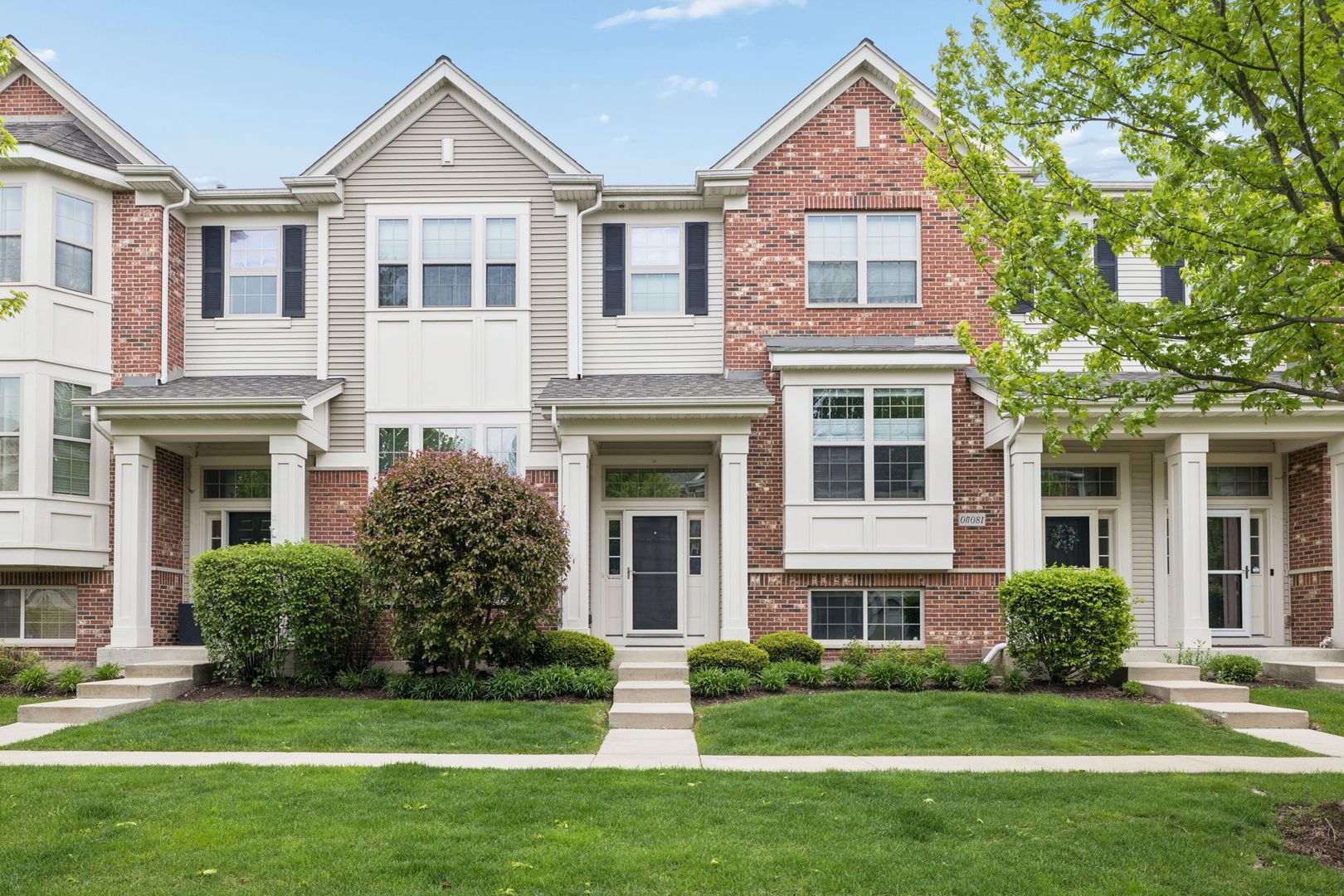 0N083 Vermont Court — Winfield, IL 60190
