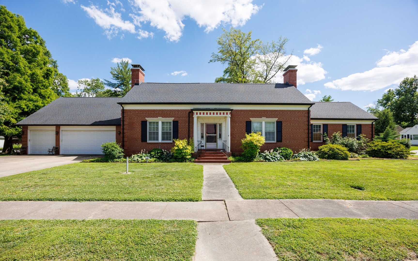 825 W Warmouth Street — Salem, IL 62881
