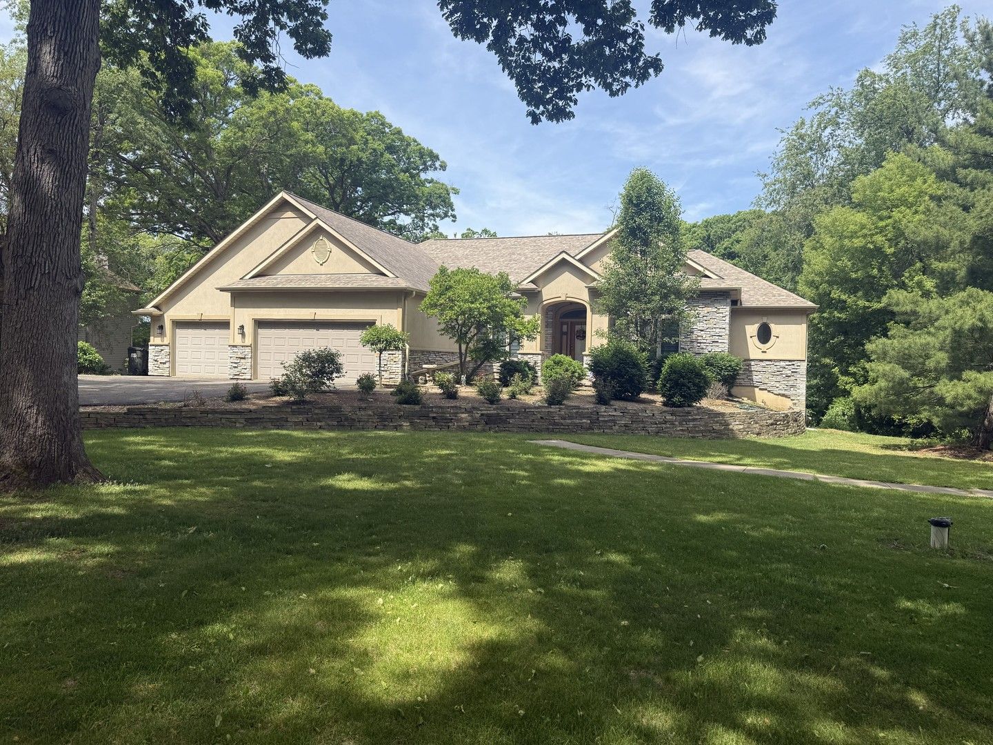 10605 Red Hawk Lane — Spring Grove, IL 60081
