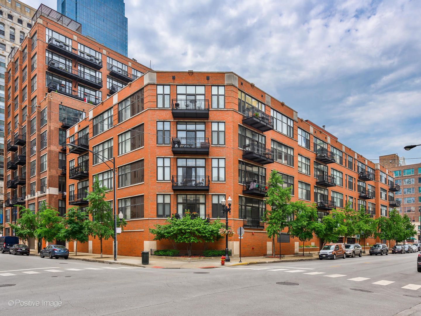 333 W Hubbard Street #1006 — Chicago, IL 60654