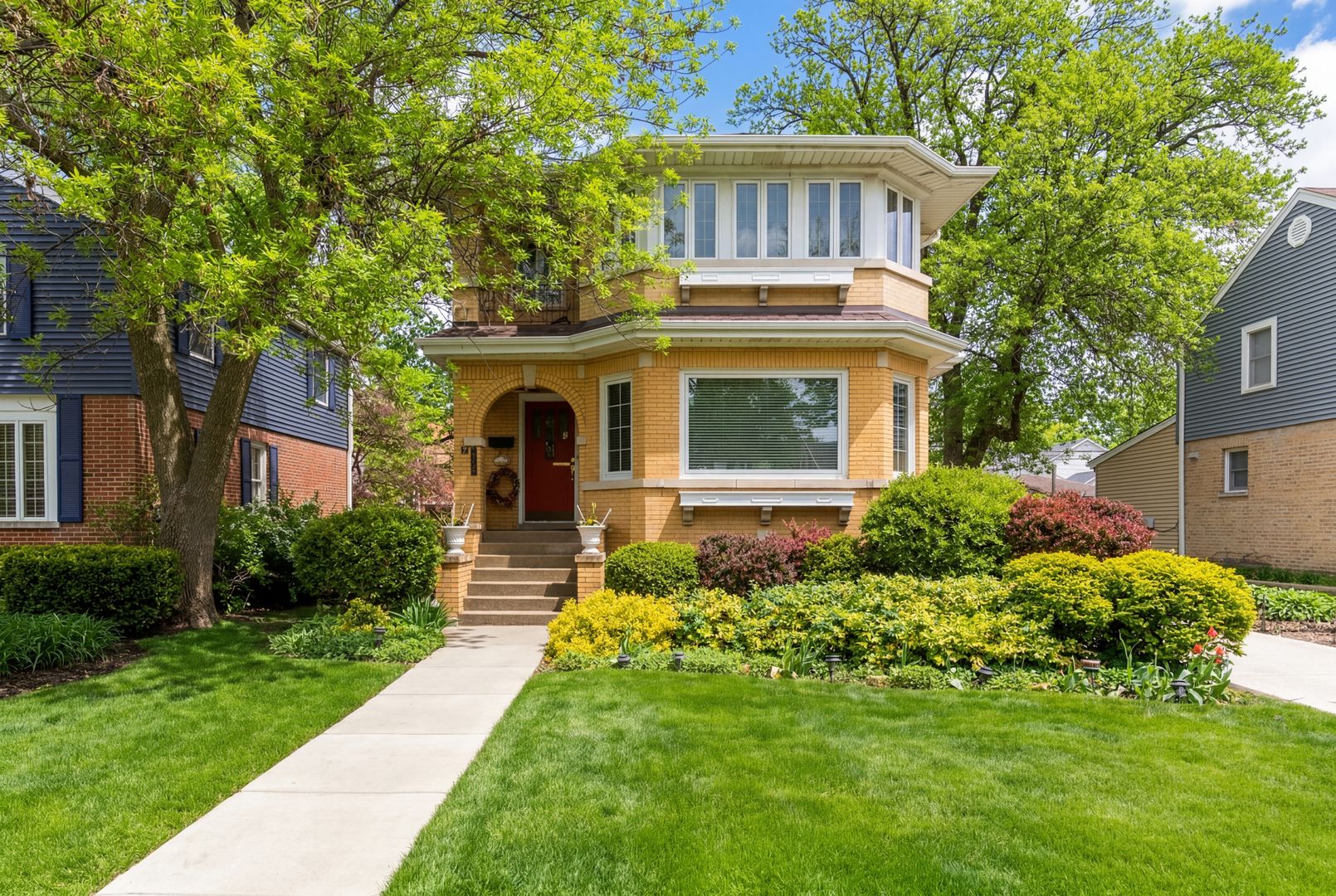 1605 S Fairview Avenue — Park Ridge, IL 60068