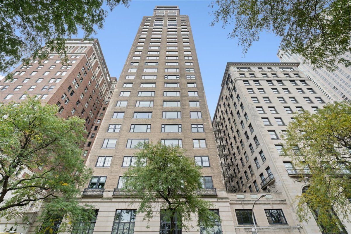 179 E LAKE SHORE Drive #25W — Chicago, IL 60611