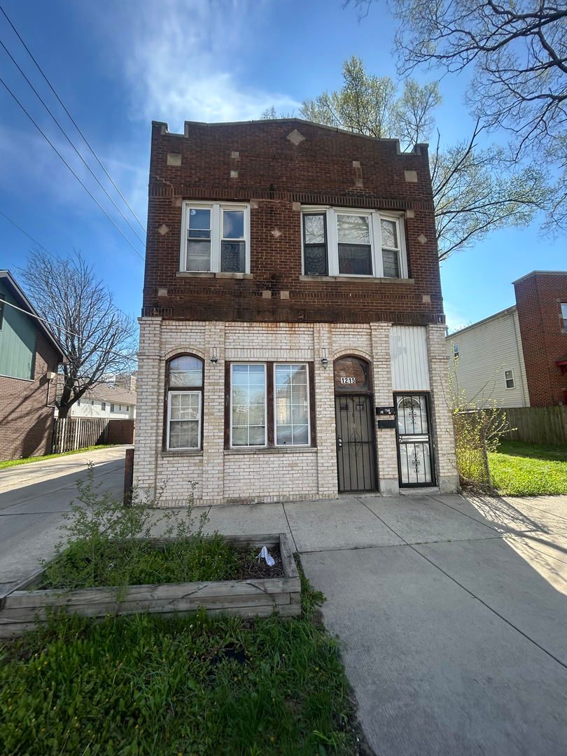1215 S Spaulding Avenue — Chicago, IL 60623