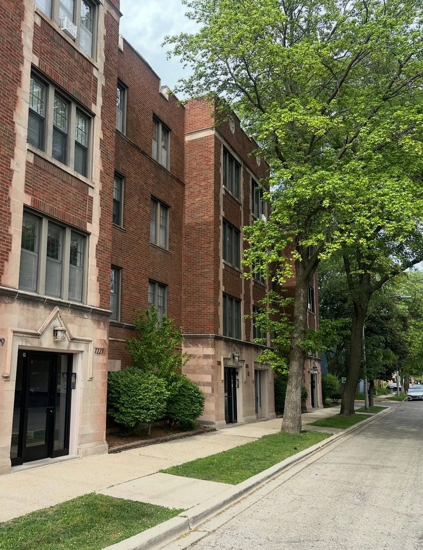 7225 Adams Street #2 — Forest Park, IL 60130