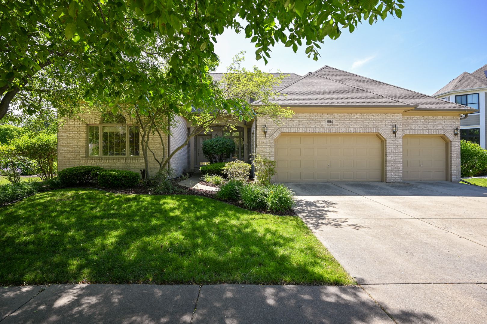994 Chadwick Court — Aurora, IL 60502