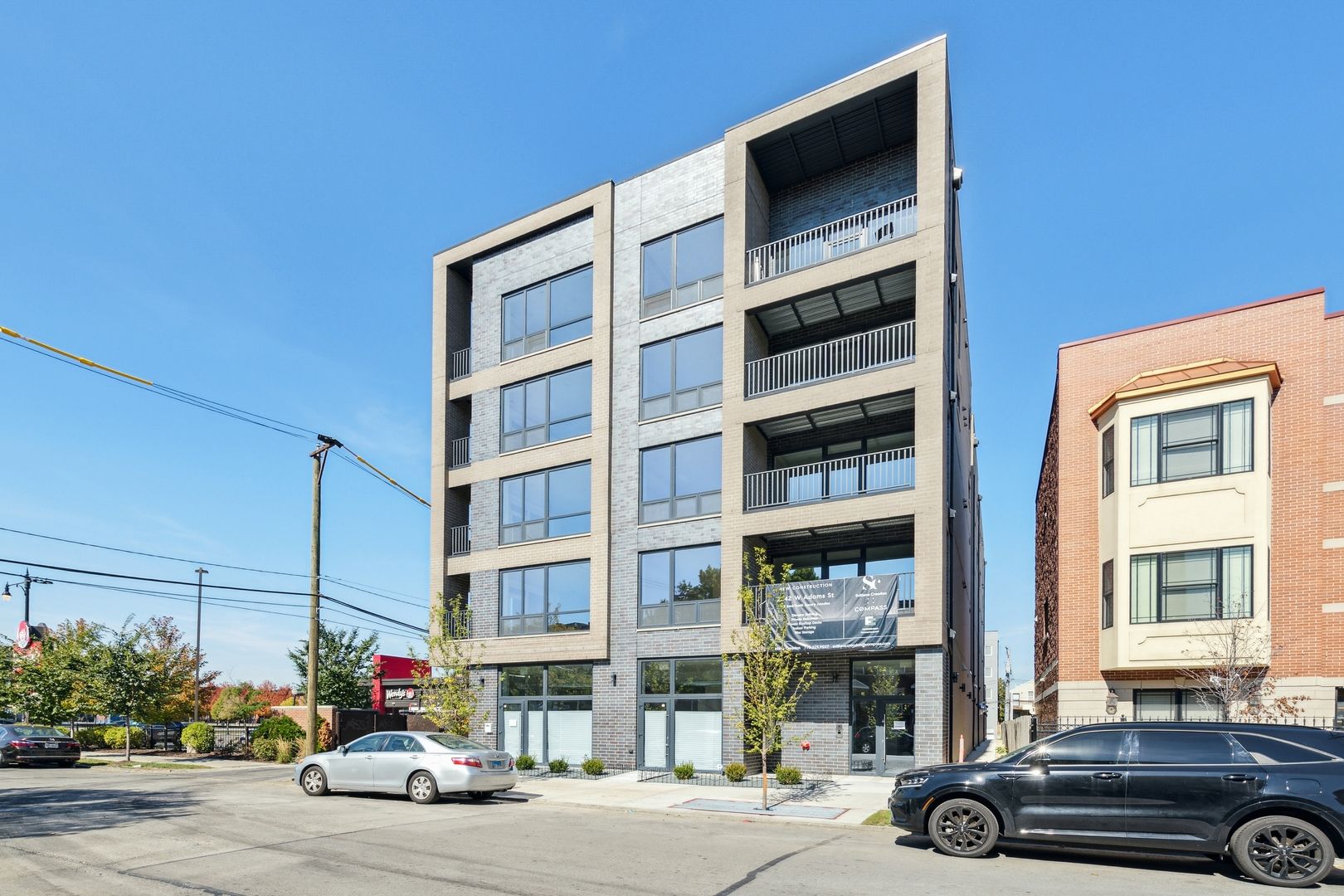 2342 W Adams Street #208 — Chicago, IL 60612