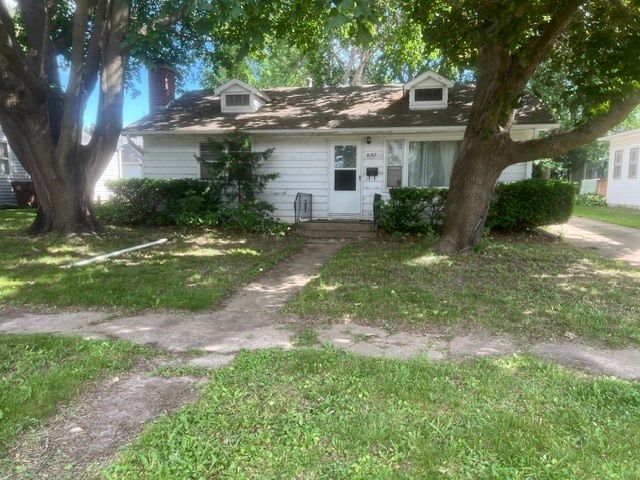 807 E Illinois Street — Freeport, IL 61032