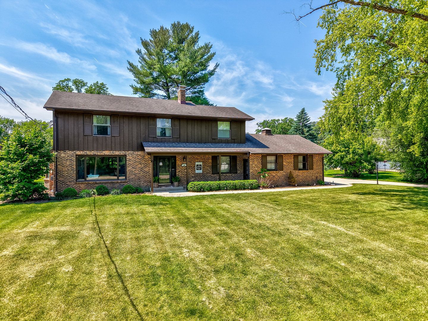 15 Oaklane Drive — Ottawa, IL 61350
