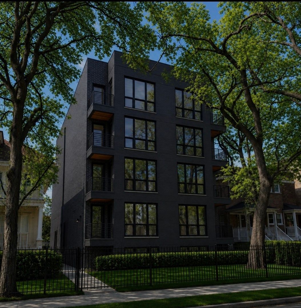 5428 N Winthrop Avenue #201 — Chicago, IL 60640