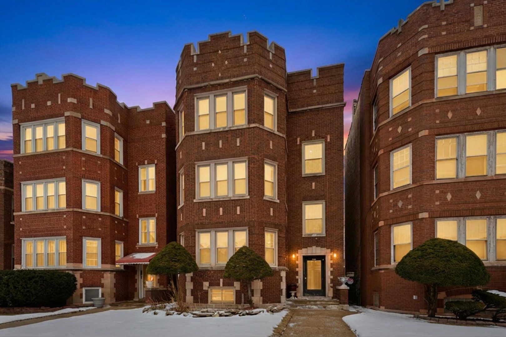 8019 S Rhodes Avenue — Chicago, IL 60619