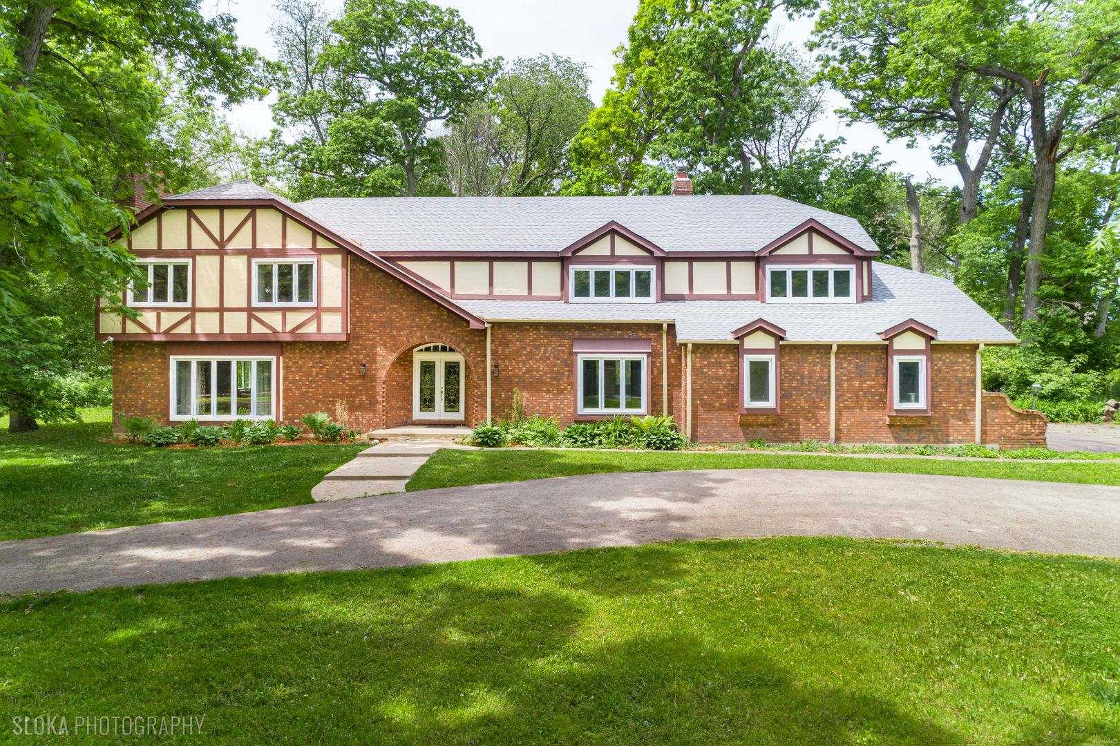 4 Auburn Lane — Barrington, IL 60010