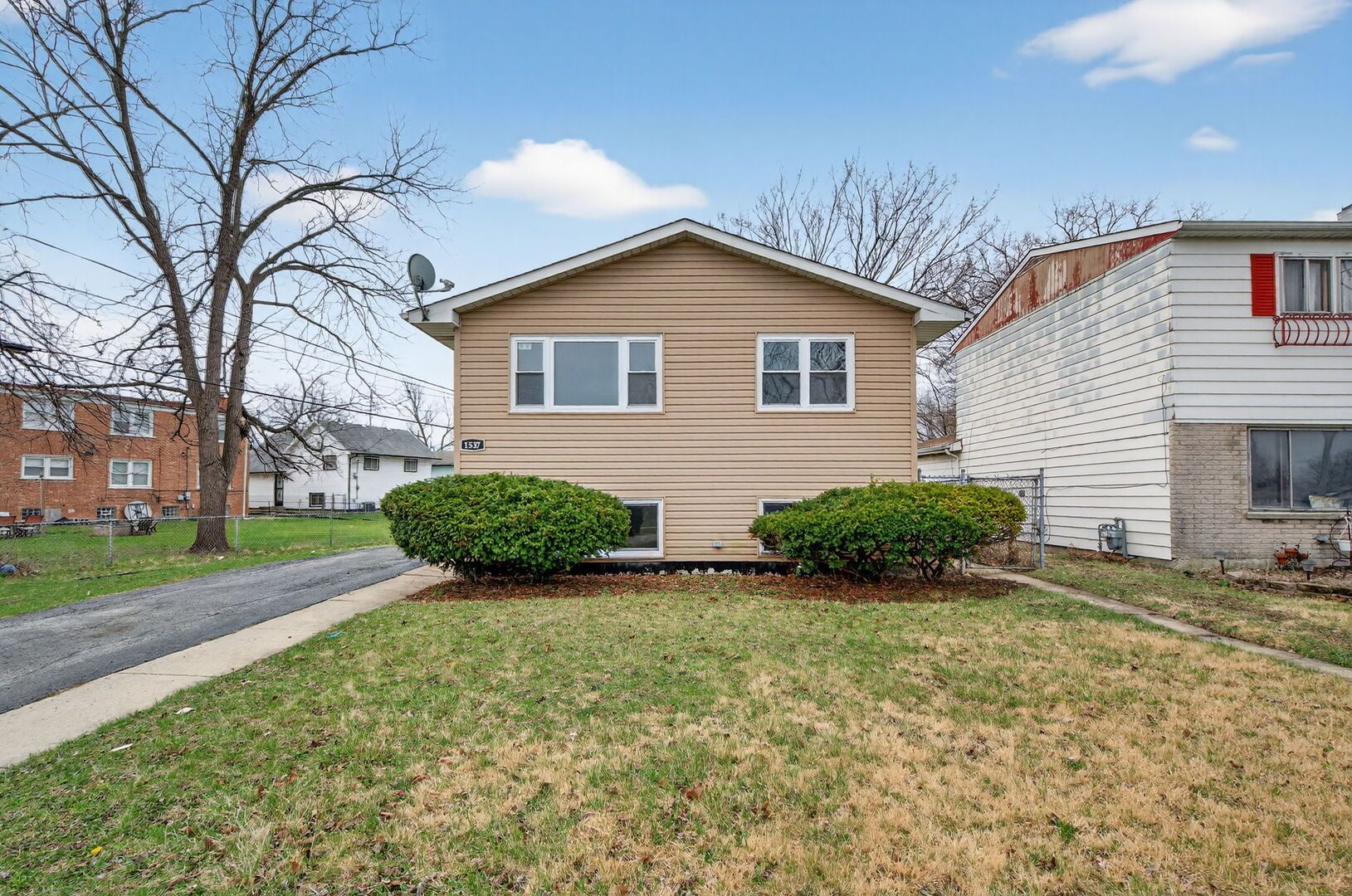 1537 W 165th Street — Markham, IL 60426