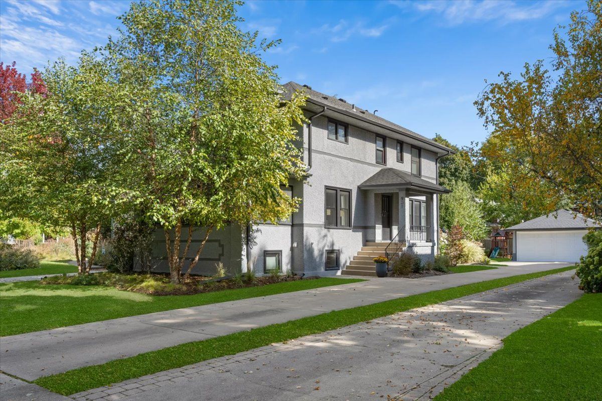 931 Lathrop Avenue — River Forest, IL 60305