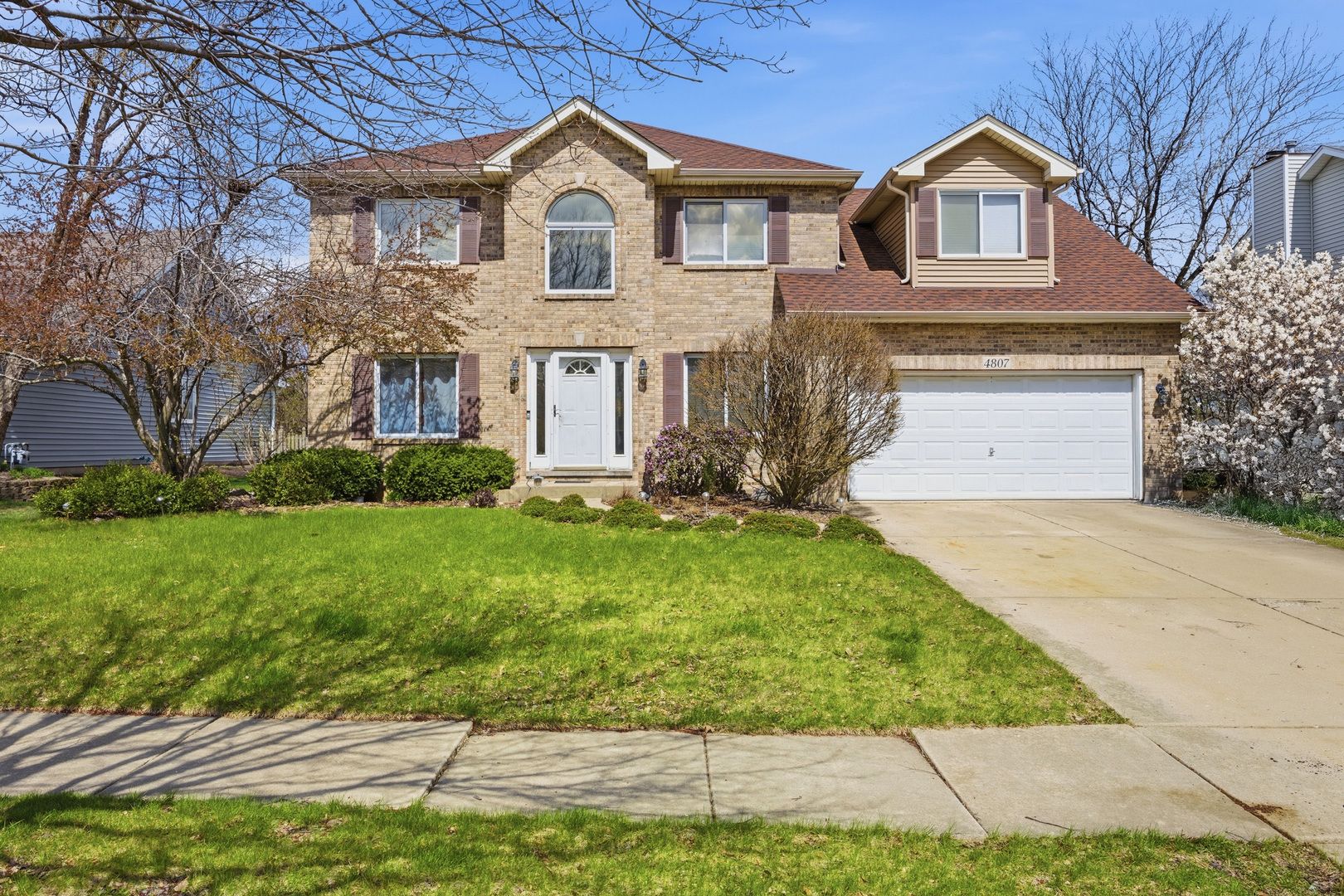 4807 Clearwater Lane — Naperville, IL 60564