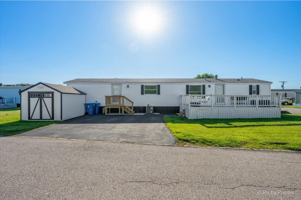 126 7th Avenue — Bartlett, IL 60103