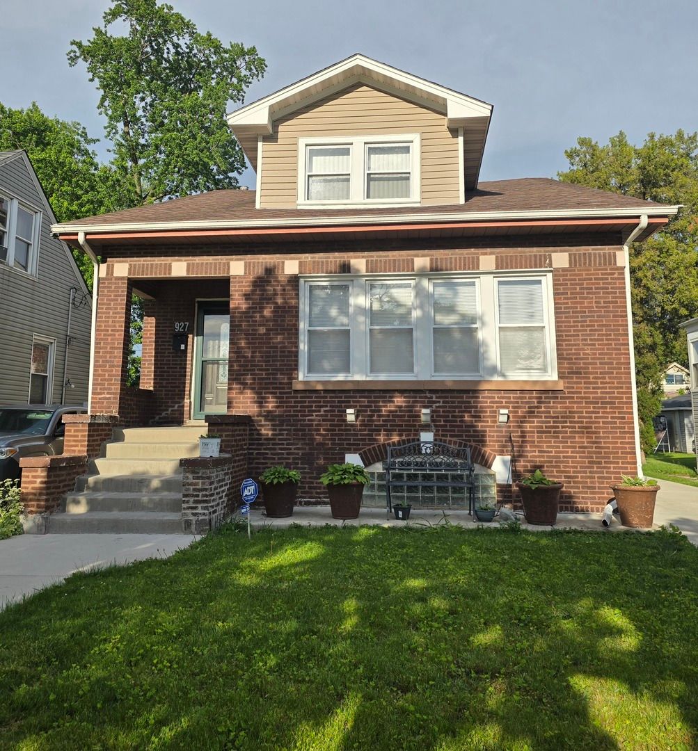 927 24th Avenue — Bellwood, IL 60104
