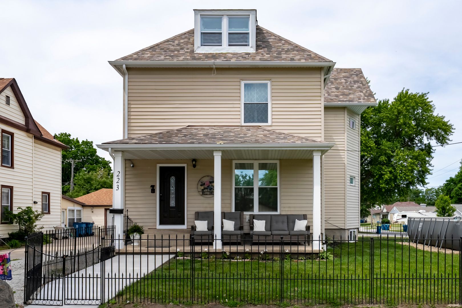 223 E Michigan Avenue — Pontiac, IL 61764