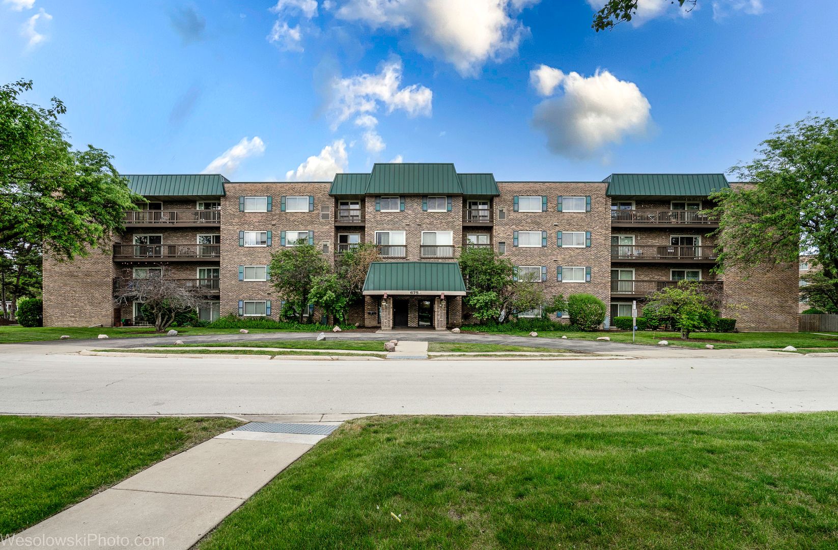 675 GROVE Drive #304 — Elk Grove Village, IL 60007