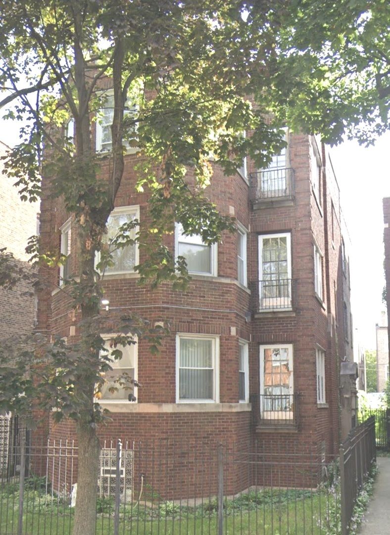 8017 S Maryland Avenue — Chicago, IL 60619
