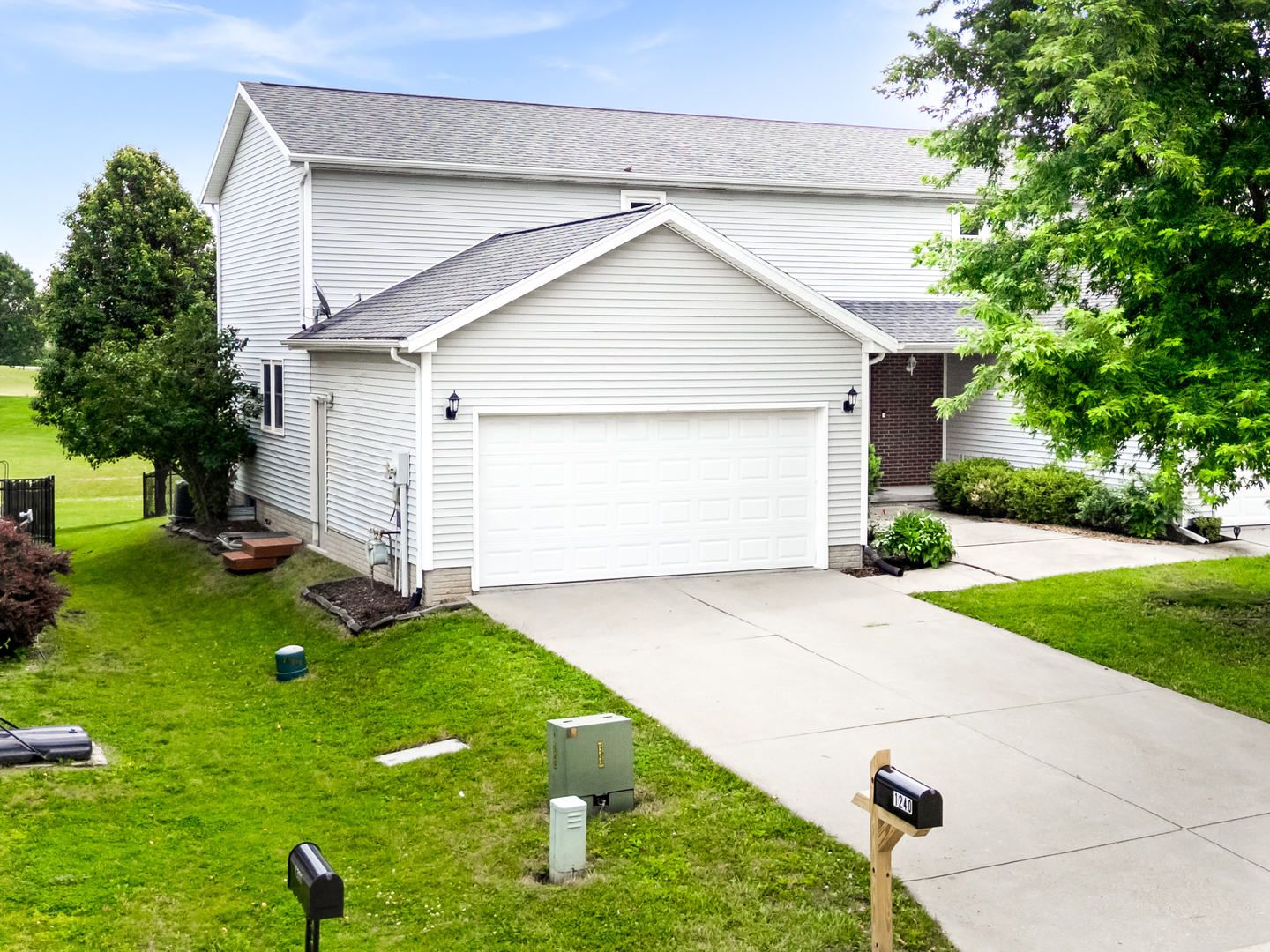 1240 Beacon Hill Court — Normal, IL 61761