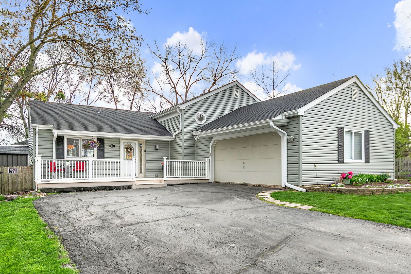 4931 CARRIAGE Drive — Gurnee, IL 60031