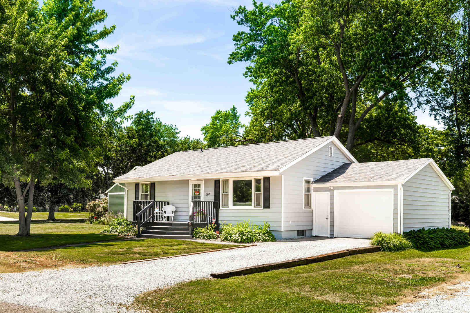 307 S Daniel Street — Leroy, IL 61752