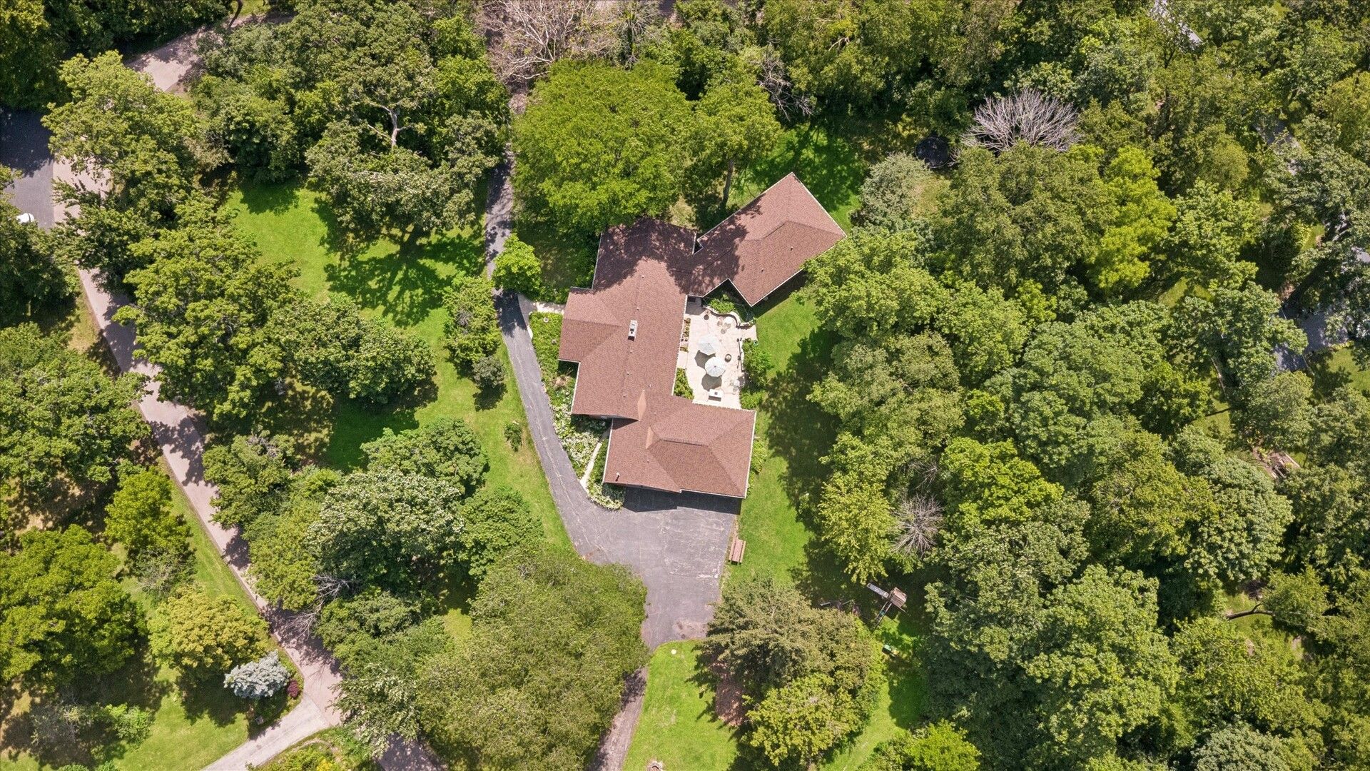 40w109 Wildwood Drive — Aurora, IL 60506