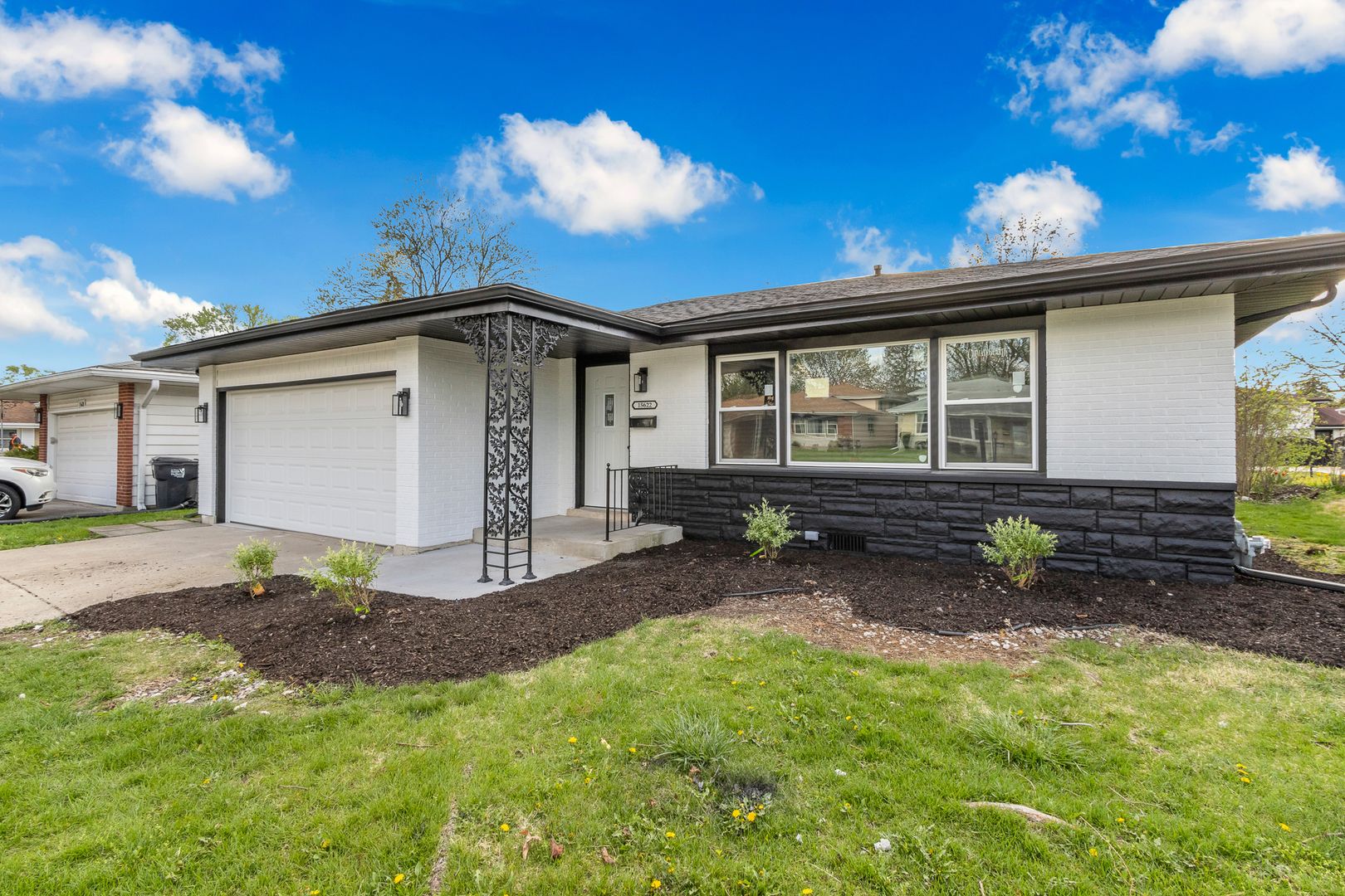 15622 Kenwood Avenue — South Holland, IL 60473