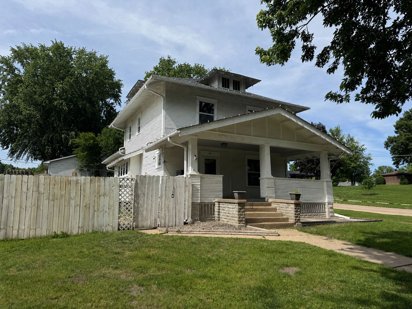 829 11th Avenue — Fulton, IL 61252
