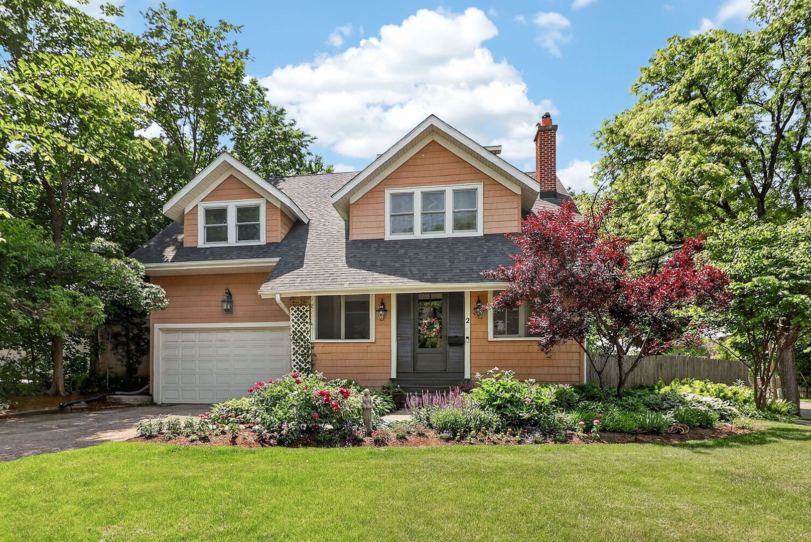 2 S Stough Street — Hinsdale, IL 60521