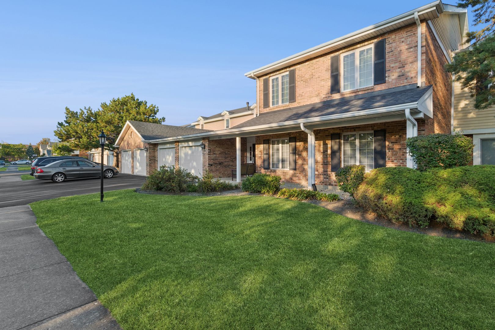 7235 Willow Way Lane #B — Willowbrook, IL 60527